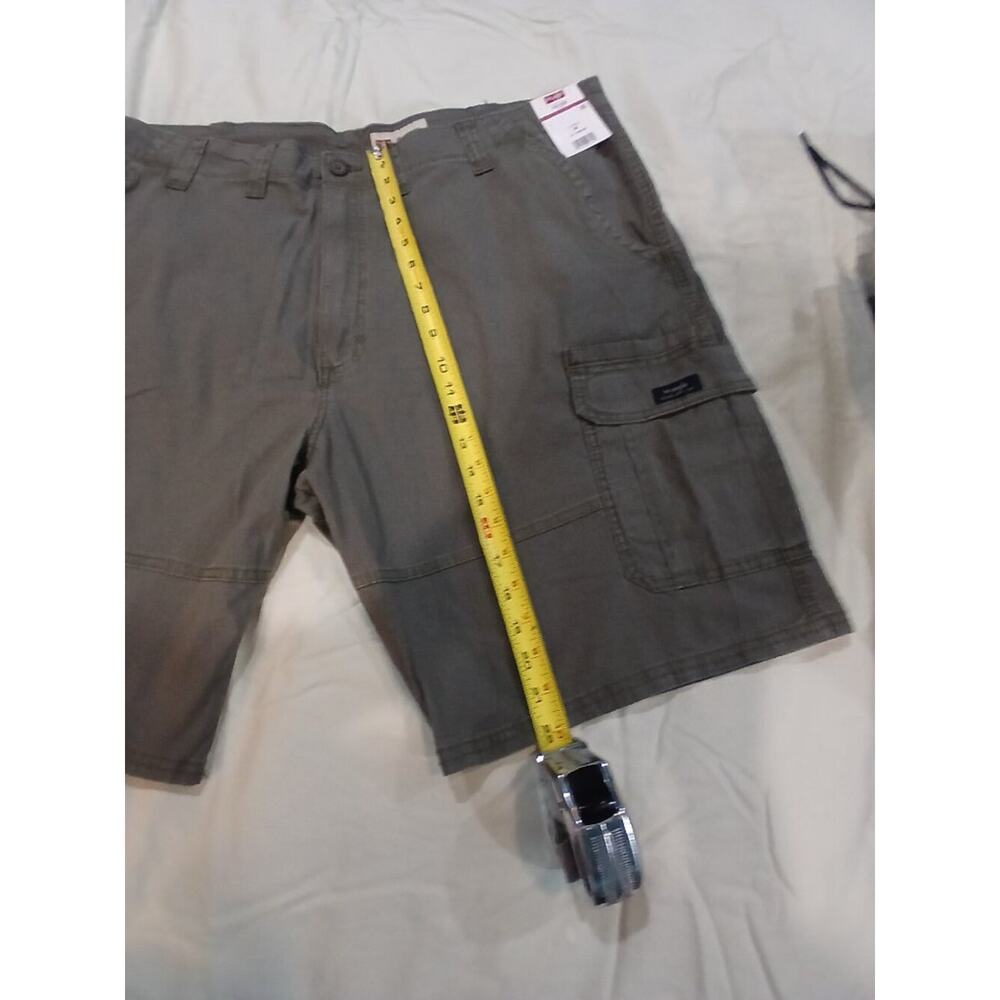 Wrangler Cargo Shorts Men's 44 Olive Relaxed fit Flex comfort NWT - Picture 4 of 14